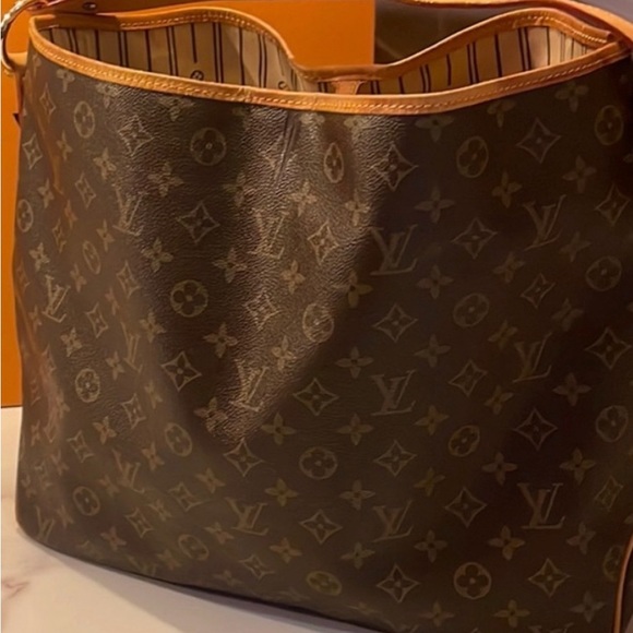 Authentic Louis Vuitton handbag - Picture 7 of 15
